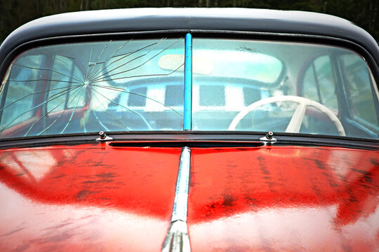 Everything You Need to Know About Vancouver Auto Glass Repair for Vintage and Classic Cars